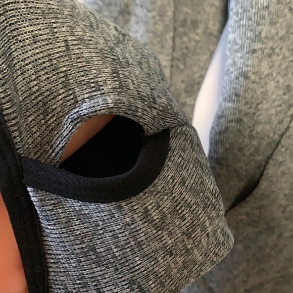 Nike hoodie running jacket size small thumbholes - Picture 8 of 10